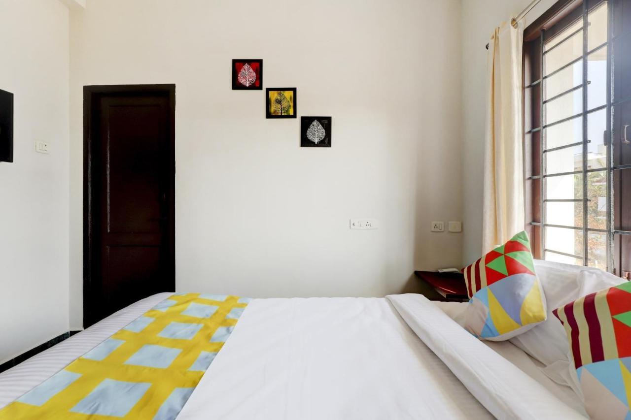 Oyo Home Fantasea Uthandi Near Juhu Beach チェンナイ エクステリア 写真