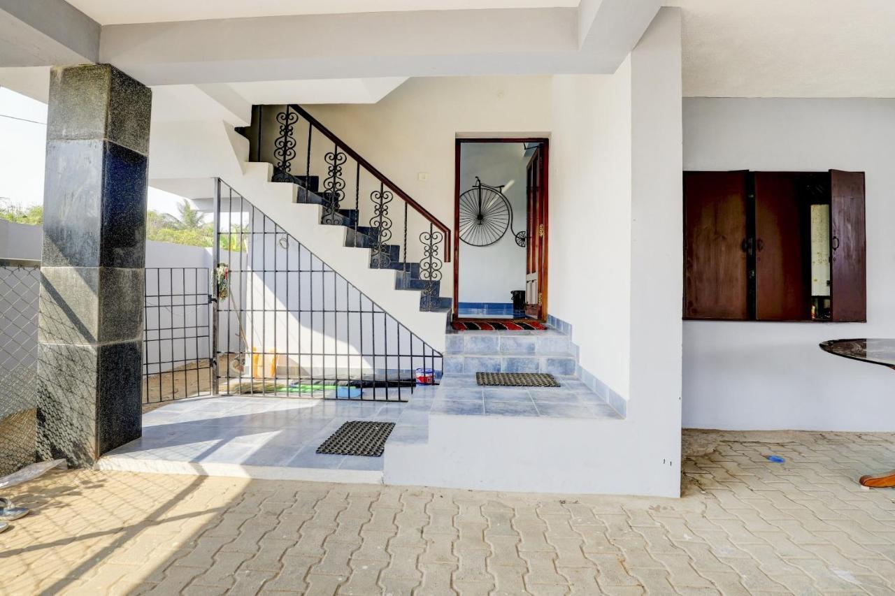 Oyo Home Fantasea Uthandi Near Juhu Beach チェンナイ エクステリア 写真